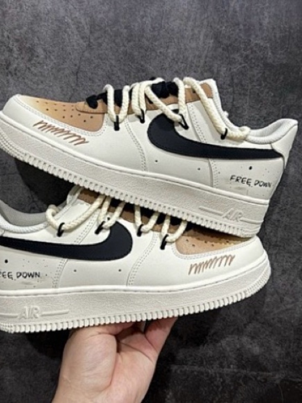 Nike Low-Top Sneakers in Cream, Black & Tan